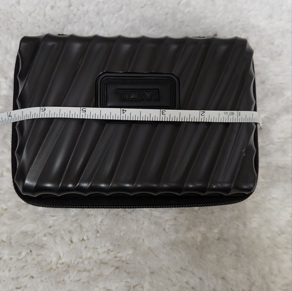 Tumi Hard Shell Cosmetic Bag - Picture 8 of 12